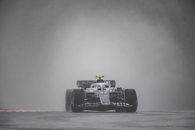 22 TSUNODA Yuki (jap), Scuderia AlphaTauri AT03, action during the Formula 1 Aramco Magyar Nagydij 2022, Hungarian Grand Prix 2022, 12th round of the 2022 FIA Formula One World Championship, WM, Weltmeisterschaft from July 28 to 31, 2022 on the Hungaroring, in Mogyorod, Hungary - F1 - HUNGARIAN GRAND PRIX 2022 DPPI Panoramic  _V2_5231
