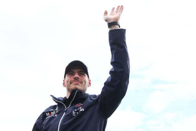 F1 Hungarian Grand Prix Max Verstappen during the drivers parade ahead of the Formula 1 Hungarian Grand Prix at Hungaroring in Budapest, Hungary on July 31, 2022. Budapest Hungary  Copyright: xJakubxPorzyckix originalFilename:porzycki-f1hungar220731_npTya.jpg