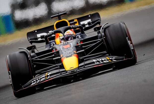 BUDAPEST Max Verstappen 1 with the Oracle Red Bull Racing RB18 Honda during the Hungarian Grand Prix at the Hungaroring Circuit on July 31, 2022 in Budapest, Hungary REMKO DE WAAL Match 2022 xVIxANPxSportx xxANPxIVx 452520153 originalFilename: 452520153.jpg