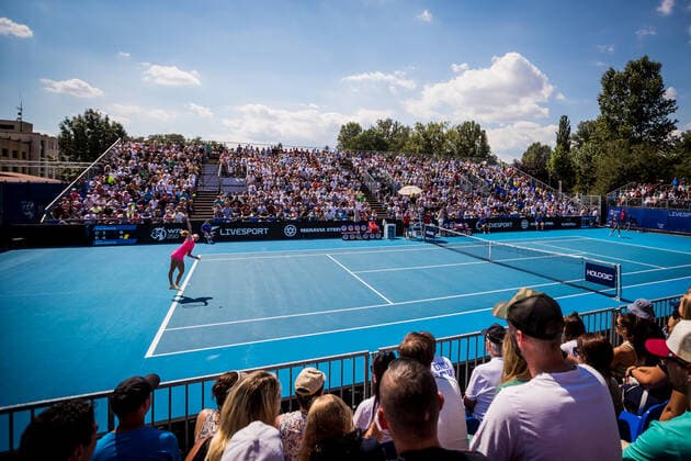 Marie Bouzkova (Czech), left, in action during the Livesport Prague Open WTA, Tennis Damen women’s tennis tournament, singles, final match against Anastasia Potapova (Russia), on July 31, 2022, in Prague, Czech Republic. (CTKxPhoto JaroslavxSvoboda) CTKPhotoP2022073103644  SVO 16