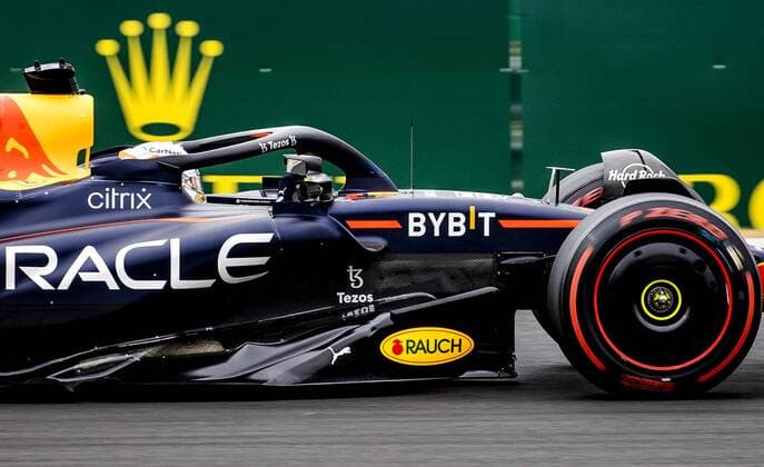 BUDAPEST Max Verstappen 1 with the Oracle Red Bull Racing RB18 Honda during the Hungarian Grand Prix at the Hungaroring Circuit on July 31, 2022 in Budapest, Hungary REMKO DE WAAL Match 2022 xVIxANPxSportx xxANPxIVx 452522023 originalFilename: 452522023.jpg