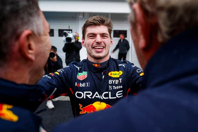 VERSTAPPEN Max (ned), Red Bull Racing RB18, celebrating his win during the Formula 1 Aramco Magyar Nagydij 2022, Hungarian Grand Prix 2022, 12th round of the 2022 FIA Formula One World Championship, WM, Weltmeisterschaft from July 28 to 31, 2022 on the Hungaroring, in Mogyorod, Hungary - F1 - HUNGARIAN GRAND PRIX 2022 - RACE DPPI Panoramic  00122031__V2_8200.JPG_
