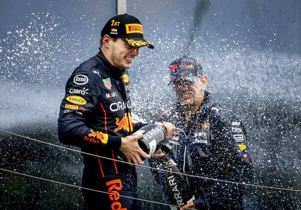 BUDAPEST Max Verstappen Oracle Red Bull Racing wins the Hungarian Grand Prix at the Hungaroring Circuit on July 31, 2022 in Budapest, Hungary REMKO DE WAAL Match 2022 xVIxANPxSportx xxANPxIVx 452523772 originalFilename: 452523772.jpg