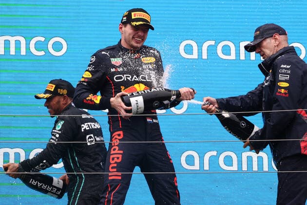 F1 Hungarian Grand Prix Lewis Hamilton of Mercedes, Max Verstappen and Adrian Newey of Red Bull Racing after the Formula 1 Hungarian Grand Prix at Hungaroring in Budapest, Hungary on July 31, 2022. Budapest Hungary  Copyright: xJakubxPorzyckix originalFilename:porzycki-f1hungar220731_np3w7.jpg