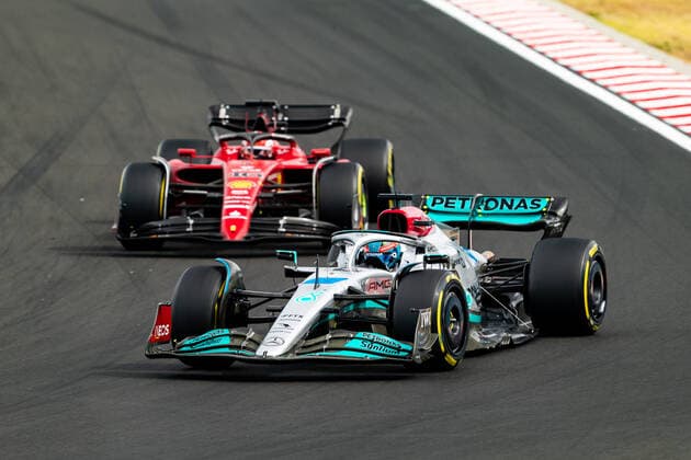 63 RUSSELL George (gbr), Mercedes AMG F1 Team W13, action 16 LECLERC Charles (mco), Scuderia Ferrari F1-75, action during the Formula 1 Aramco Magyar Nagydij 2022, Hungarian Grand Prix 2022, 12th round of the 2022 FIA Formula One World Championship, WM, Weltmeisterschaft from July 28 to 31, 2022 on the Hungaroring, in Mogyorod, Hungary - F1 - HUNGARIAN GRAND PRIX 2022 - RACE DPPI Panoramic 00122031__F_17227