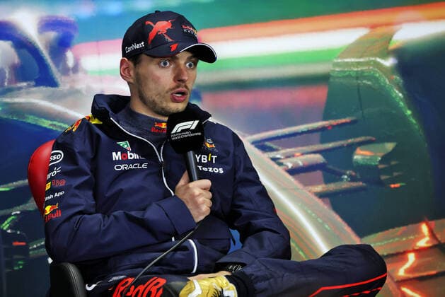 Sport Bilder des Tages VERSTAPPEN Max (ned), Red Bull Racing RB18, portrait, post race press conference, PK, Pressekonferenz during the Formula 1 Aramco Magyar Nagydij 2022, Hungarian Grand Prix 2022, 12th round of the 2022 FIA Formula One World Championship, WM, Weltmeisterschaft from July 28 to 31, 2022 on the Hungaroring, in Mogyorod, Hungary - F1 - HUNGARIAN GRAND PRIX 2022 - RACE DPPI Panoramic PressCon_2ED_JB_008
