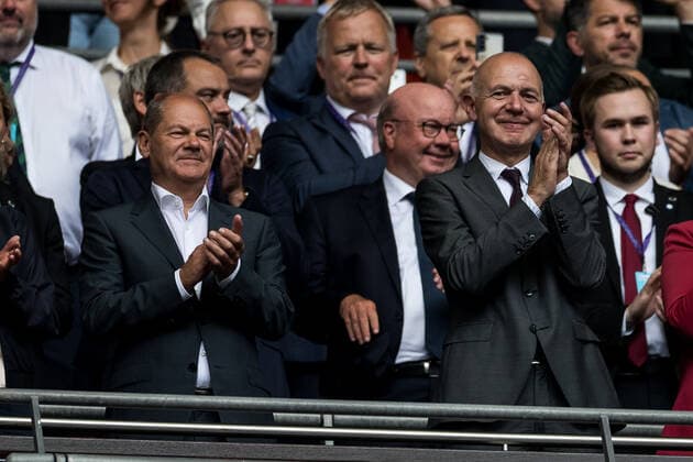 UEFA WOMENS EURO ENGLAND 2022 Final England Germany 31 07 2022 German Chancellor Olaf Scholz and DFB President Bernd Neuendorf UEFA WOMENS EURO ENGLAND 2022 Final England Germany Wembley Stadium, London, 31 07 2022 Copyright: xBEAUTIFULxSPORTS Wunderlx