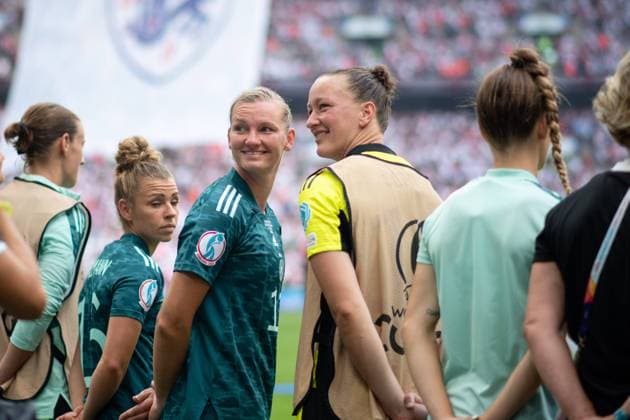 Alexandra Popp Germany 11 , Almuth Schult Germany 12 before the match, GBR, England vs Germany, Football UEFA Womens EURO 2022, 31 07 2022, Final GBR, England vs Germany, Football UEFA Womens EURO 2022, 31 07 2022, Final London Copyright: xEibner Memmlerx EP_MMR