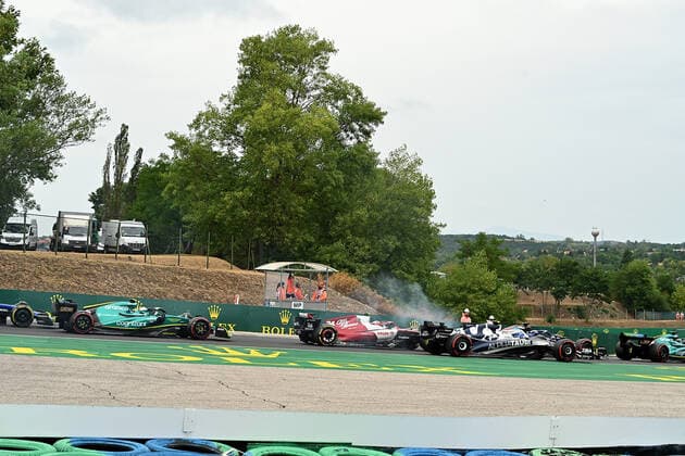 Formula 1 Grand Prix Hungarian Grand Prix 2022 31 07 2022, Hungaroring, Budapest, Formula 1 Grand Prix Hungarian Grand Prix 2022 , in the picture race start George Russell GBR , Mercedes AMG Petronas Formula One Team, Carlos Sainz Jr ESP , Scuderia Ferrari, Charles Leclerc MCO , Scuderia Ferrari, Lando Norris GBR , McLaren F1 Team, Fernando Alonso ESP , Alpine F1 Team, Esteban Ocon FRA , Alpine F1 Team, Lewis Hamilton GBR , Mercedes AMG Petronas Formula One Team, Max Verstappen NEL , Oracle Red Bull Racing nordphotoxGmbHx xBratic nph00250