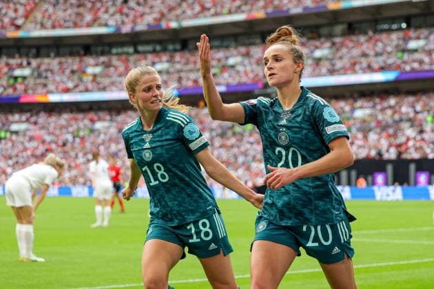 England Women v Germany UEFA WOMEN?S EURO 2022 31 07 2022. Cup Final Goal 1-1 Lina Magull of Germany Women scores a goal and celebrates during the UEFA WOMEN?S EURO 2022 match between England Women and Germany at Wembley Stadium, London, England on 31 July 2022. Editorial use only , Copyright: xNigelxKeenex PSI-15610-0062