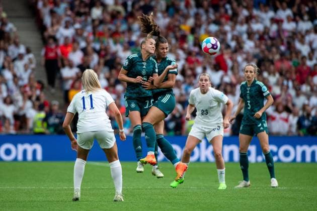 Giulia Gwinn Germany 15 , Lena Oberdorf Germany 6 at header, GBR, England vs Germany, Football UEFA Womens EURO 2022, 31 07 2022, Final GBR, England vs Germany, Football UEFA Womens EURO 2022, 31 07 2022, Final London Copyright: xEibner Memmlerx EP_MMR
