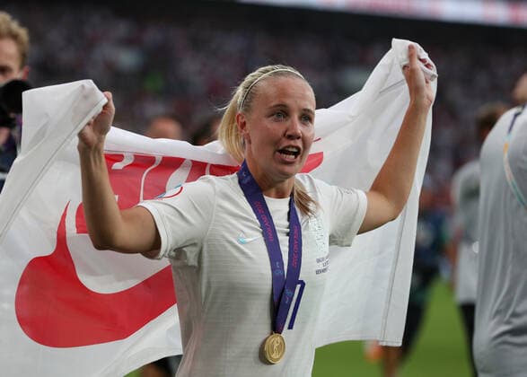 31st July 2022; Wembley Stadium, London, England: Womens European International final, England versus Germany: Beth Mead of England celebrate with a winners medal  ActionPlus12413716 JohnxPatrickxFletcher