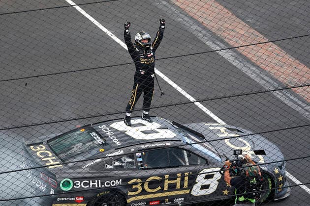 Sport Themen der Woche KW30 Sport Bilder des Tages INDIANAPOLIS, IN - JULY 31: NASCAR, Motorsport, USA Cup series driver Tyler Reddick (8) reacts to winning the Verizon 200 at the Brickyard on July 31, 2022, at the Indianapolis Motor Speedway Road Course in Indianapolis, Indiana. (Photo by Brian Spurlock Icon Sportswire) AUTO: JUL 31 NASCAR Cup Series Verizon 200 at the Brickyard Icon220731001