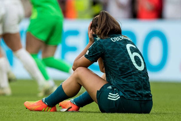 UEFA WOMENS EURO ENGLAND 2022 Final England Germany 31 07 2022 Lena Oberdorf Germany, 6 with hands clasped in front of face UEFA WOMENS EURO ENGLAND 2022 Final England Germany Wembley Stadium, London, 31 07 2022 Copyright: xBEAUTIFULxSPORTS Wunderlx