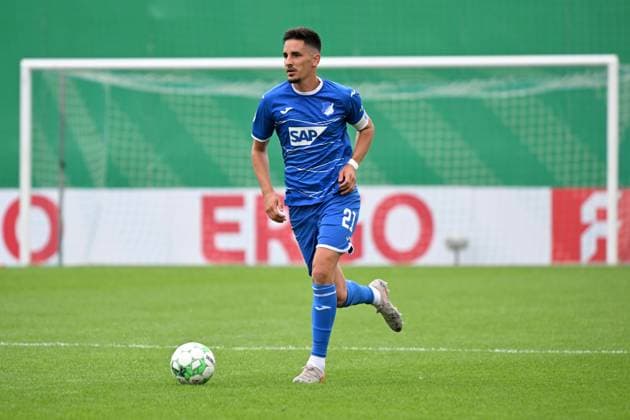 Roedinghausen, Haecker Wiehenstadion, 31 07 22, GER, Herren, DFB Pokal, 1 Runde, Saison 2022 2023, SV Roedinghausen TSG 1899 Hoffenheim Bild Benjamin Huebner Hoffenheim Nur fuer journalistische Zwecke Only for editorial use According to the regulations of the DFL Deutsche Fußball Liga it is prohibited, DFL regulations prohibit any use of photographs as image sequences and or quasi video North Rhine Westphalia Germany
