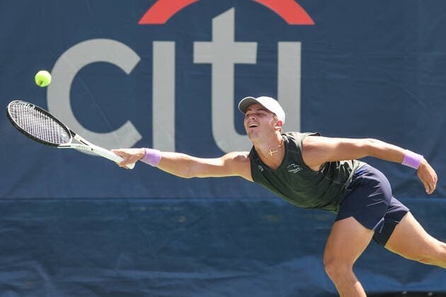 August 1, 2022, Washington, District of Columbia, USA: JJ WOLF hits a forehand during his match against Taro Daniel at the Rock Creek Tennis Center. Tennis 2022: Citi Open  - ZUMA 20220801_mda_g196_183 Copyright: xKylexGustafsonx