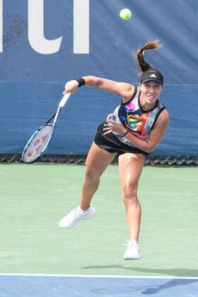 August 1, 2022, Washington, District of Columbia, USA: JESSICA PEGULA hits a serve during her match against Hailey Baptiste at the Rock Creek Tennis Center. Washington USA - ZUMA 20220801_mda_g196_192 Copyright: xKylexGustafsonx