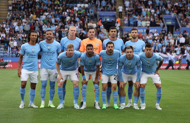 The Manchester City players pose for a pre-match team group, Mannschaftsbild, Totale at the FA Community Shield match Liverpool v Manchester City, at King Power Stadium, Leicester, UK, on July 30, 2022 