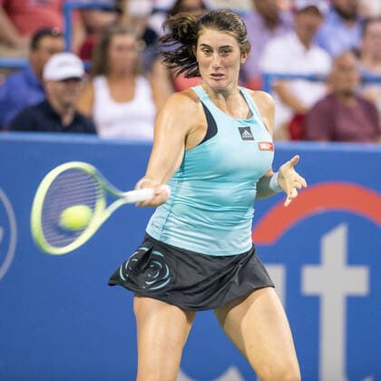 August 1, 2022, Washington, D.C, U.S: REBECCA MARINO hits a forehand during his match against Venus Williams at the Rock Creek Tennis Center. Washington U.S. - ZUMAg196 20220801_zap_g196_026 Copyright: xKylexGustafsonx