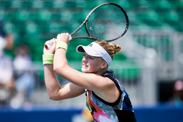 SAN JOSE, CA - AUGUST 01: Ashlyn Krueger of the United States plays during first-round action at the MUBADALA Silicon Valley Classic on Monday, August 1, 2022 at the San Jose State Tennis Center in San Jose, California. (Photo by Matt Cohen Icon Sportswire) TENNIS: AUG 01 Silicon Valley Classic Icon220801013
