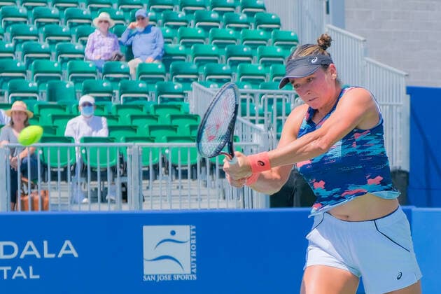 SAN JOSE, CA - AUGUST 02: Caroline Dolehide (USA) drives the ball back down the center in the Mubadala Silicon Valley Classic on Tuesday, August 2, 2022 at the Tennis Complex at San Jose State University in San Jose, California. (Photo by Douglas Stringer Icon Sportswire) TENNIS: AUG 02 Silicon Valley Classic Icon220802027