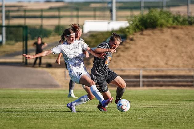 Preseason friendly - SG 99 Andernach v 1. FC Union Berlin Theresa Brueck (2 Andernach) and Anabel Luedecke (9 Berlin) battle for the ball during the preseason friendly match between SG 99 Andernach and 1. FC Union Berlin at the Andernach Stadium in Andernach, Germany. Norina Toenges Sports Press Photo  Copyright: xNorinaxToenges SportsxPressxPhotox norina_toenges_sports_press_photo_168831