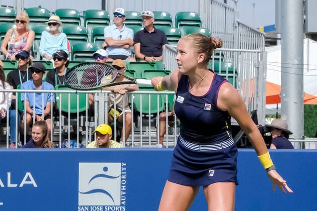 SAN JOSE, CA - AUGUST 02: Shelby Rogers (USA) follows through on a backhand return in the Mubadala Silicon Valley Classic on Tuesday, August 2, 2022 at the Tennis Complex at San Jose State University in San Jose, California. (Photo by Douglas Stringer Icon Sportswire) TENNIS: AUG 02 Silicon Valley Classic Icon220802134
