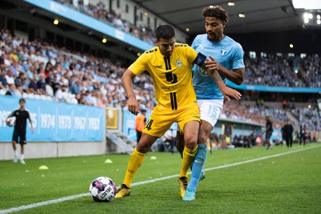 220804 Aldin Skenderovic of Diddeleng and Joseph Ceesay of Malmö FF during the UEFA Europa League qualification match between Malmö FF and Diddeleng on August 4, 2022 in Malmö Photo Mathilda Ahlberg BILDBYRAN COP 240 MA0288 fotbol football soccer fotball uefa europa league qualifying round qualification malmö ff diddeleng bbeng dudelange,  Copyright: MATHILDAxAHLBERG BB220804BB165