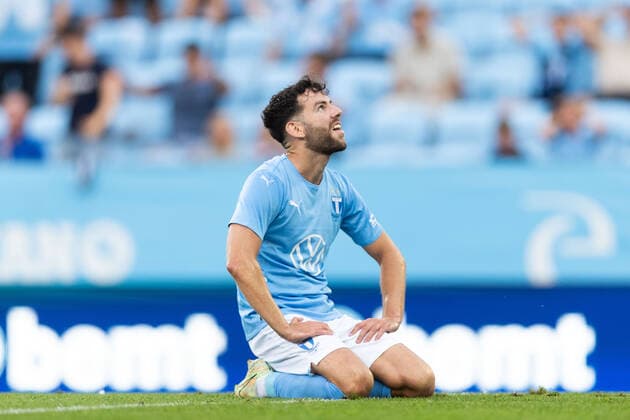 220804 Erdal Rakip of Malmö FF looks dejected during the UEFA Europa League qualification match between Malmö FF and Diddeleng on August 4, 2022 in Malmö Photo Mathilda Ahlberg BILDBYRAN COP 240 MA0288 fotboll football soccer fotball uefa europa league kval qualifying round qualification malmö ff diddeleng bbeng dudelange,  Copyright: MATHILDAxAHLBERG BB220804BB192