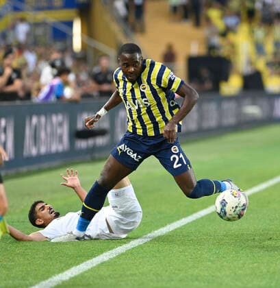 Fußball, EL-Quali, Fenerbahce Istanbul - 1. FC Slovacko Uherske Hradiste Bright Osayi Samuel (21) of Fenerbahce SK during the UEFA Europa League Third Qualifying Round first Leg match between Fenerbahce SK and FC Slovacko at Ulker Stadium in Istanbul Turkey on August 04 , 2022. ( Photo by Seskimphoto ) 
