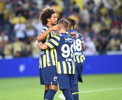Fußball, EL-Quali, Fenerbahce Istanbul - 1. FC Slovacko Uherske Hradiste Willian Arao (L) and Emre Mor (R) of Fenerbahce SK during the UEFA Europa League Third Qualifying Round first Leg match between Fenerbahce SK and FC Slovacko at Ulker Stadium in Istanbul Turkey on August 04 , 2022. ( Photo by Seskimphoto ) 