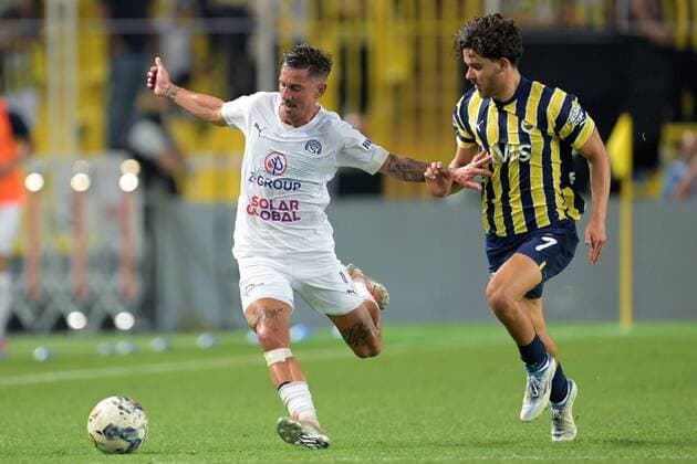 ISTANBUL lr Milan Petrzela of 1 FC Slovacko, Ferdi Kadioglu or Fenerbahce SK during the UEFA Europa League Third Qualifying Round match between Fenerbahce SK and 1 FC Slovacko at Fenerbahce Sukru Saracoglu Stadium on August 4, 2022 in Istanbul, Turkey ANP Dutch Height UEFA Europa League, Third Qualifying Round, First Leg 2022 2023 xVIxANPxSportx xGerritxvanxKeulenxIVx 452685275 originalFilename: 452685275.jpg