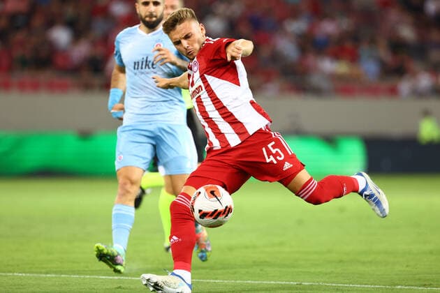 Olympiacos F.C. v Slovan Bratislava UEFA Europa League Oleg Reabciuk of Olympiacos F.C. takes a shot in goal during the UEFA Europa League Third Qualifying Round First Leg match at Karaiskakis Stadium, Piraeus Content Not Available For UK Newspapers Copyright: xYannisxHalasx FIL-17174-0016 UK Newspapers OUT