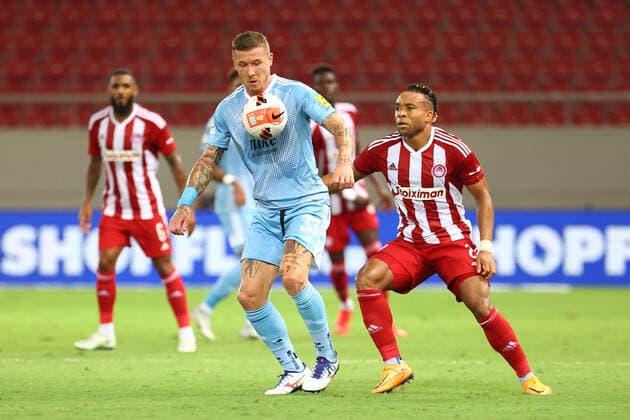 Fußball, EL-Quali, Olympiakos Piräus - SK Slovan Bratislava Olympiacos F.C. v Slovan Bratislava UEFA Europa League Pierre Kunde of Olympiacos F.C. and Juraj Kucka of Slovan Bratislava during the UEFA Europa League Third Qualifying Round First Leg match at Karaiskakis Stadium, Piraeus Content Not Available For UK Newspapers Copyright: xYannisxHalasx FIL-17174-0018 UK Newspapers OUT