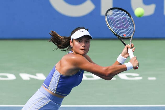 August 4, 2022, Washington, D.C, U.S: EMMA RADUCANU hits a volley during her match against Camila Osorio at the Rock Creek Tennis Center. Washington U.S. - ZUMAg196 20220804_zap_g196_002 Copyright: xKylexGustafsonx