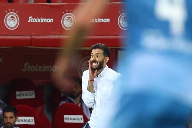 Olympiacos F.C. v Slovan Bratislava UEFA Europa League Carlos Corberan Manager of Olympiacos F.C. during the UEFA Europa League Third Qualifying Round First Leg match at Karaiskakis Stadium, Piraeus Content Not Available For UK Newspapers Copyright: xYannisxHalasx FIL-17174-0042 UK Newspapers OUT