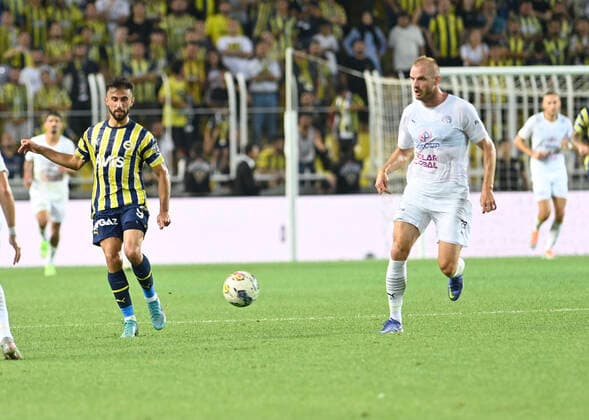 Diego Rossi (L) of Fenerbahce SK and Vlastimil Danicek (R) of FC Slovacko during the UEFA Europa League Third Qualifying Round first Leg match between Fenerbahce SK and FC Slovacko at Ulker Stadium in Istanbul Turkey on August 04 , 2022. ( Photo by Seskimphoto ) 