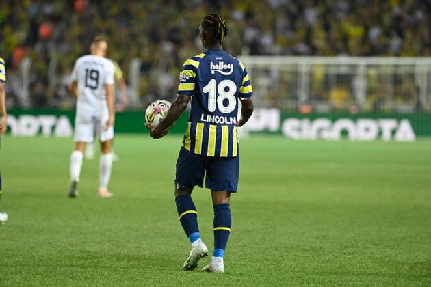 Lincoln Henrique Oliveira dos Santos of Fenerbahce SK during the UEFA Europa League Third Qualifying Round first Leg match between Fenerbahce SK and FC Slovacko at Ulker Stadium in Istanbul Turkey on August 04 , 2022. ( Photo by Seskimphoto ) 