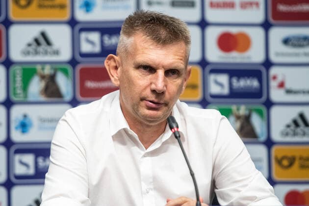 August 4, 2022, Maribor, Slovenia: Radon Karanovic, head coach of NK Maribor speaks to the media after the UEFA Europa League third qualifying round, first leg match at the Stadion Ljudski vrt in Maribor..Final score: NK Maribor 0:2 HJK Helsinki Maribor Slovenia - ZUMAs197 20220804_zaa_s197_129 Copyright: xMilosxVujinovicx