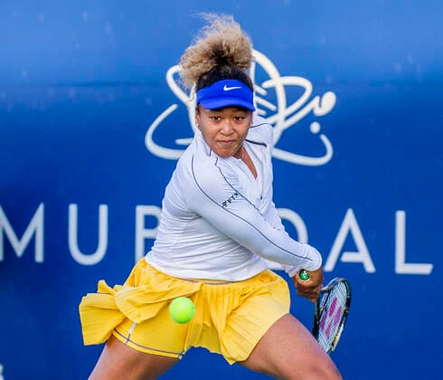 August 04, 2022 San Jose, CA USA Naomi Osaka returns a serve from Gauff during the Mubadala Silicon Valley Classic Second Round Evening Session between Naomi Osaka (JPN) vs Coco Gauff (USA). Coco won the match at San Jose State University San Jose Calif. CSM San Jose USA - ZUMAc04_ 20220805_zaf_c04_015 Copyright: xThurmanxJamesx