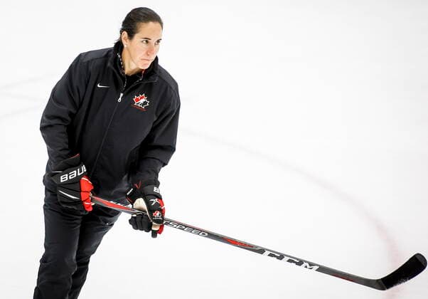 Eishockey, Training Nationalteam Kanada August 4, 2022, Calgary, AB, CANADA: Assistant coach Caroline Ouellette skates at Hockey Canada s National WomenöÄÃ s Program selection camp in Calgary, Alta., Thursday, Aug. 4, 2022. Canada News - August 4, 2022 - ZUMAc35_ 20220804_zaf_c35_077 Copyright: xJeffxMcintoshx