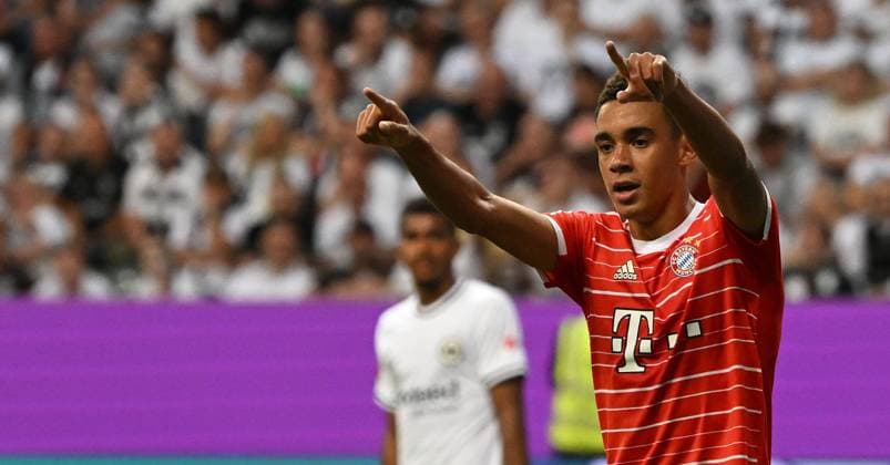 05 08 2022, xjhx, football 1 Bundesliga, Eintracht Frankfurt FC Bayern München emspor, v l goal celebration after the goal celebrating the goal celebrate 0 4 by Jamal Musiala FC Bayern Muenchen DFL DFB REGULATIONS PROHIBIT ANY USE OF PHOTOGRAPHS as IMAGE SEQUENCES and or QUASI VIDEO Frankfurt am Main