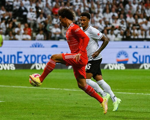 05 08 2022, xpsx, football 1 Bundesliga, Eintracht Frankfurt FC Bayern München v l Leroy Sane FC Bayern Muenchen , Tuta Eintracht Frankfurt DFL DFB REGULATES PROHIBIT ANY USE OF PHOTOGRAPHS as IMAGE SEQUENCES and or QUASI VIDEO emspor Frankfurt