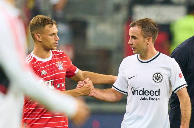 Sport Bilder des Tages Joshua KIMMICH, FCB 6 Mario Götze, FRA 27 after the match EINTRACHT FRANKFURT - FC BAYERN MÜNCHEN 1-6 1.German Football League on Aug 05, 2022 in Frankfurt, Germany. Season 2022 2023, matchday 1, 1.Bundesliga, FCB, Munich, 1.Spieltag