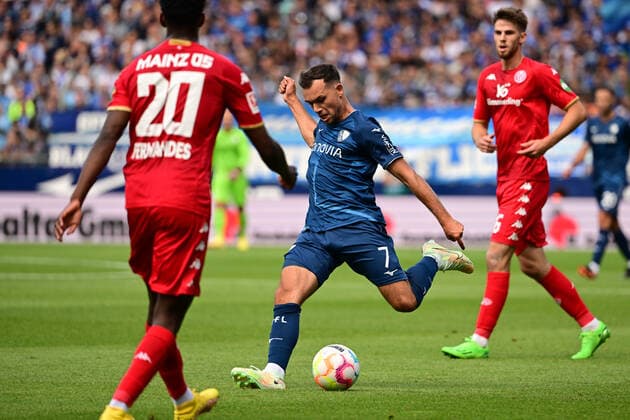 Goal to 1 1 by Kevin Stoeger 7 Vfl Bochum , VfL Bochum vs 1 FSV Mainz 05, Football, 1 Bundesliga, 1 Matchday, 06 08 2022 DFB regulations prohibit any use of photographs as image sequences and or quasi video Copyright: xkolbert-press MarcxNiemeyerx