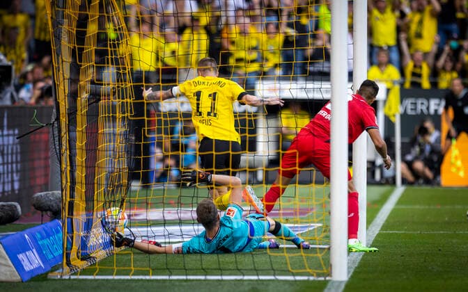 Goal to 1 0 by Marco Reus BVB Karim Adeyemi BVB against goalkeeper Lukas Hradecky Leverkusen Borussia Dortmund Bayer Leverkusen 06 08 2022, football season 2022 23 Photo Moritz Müller