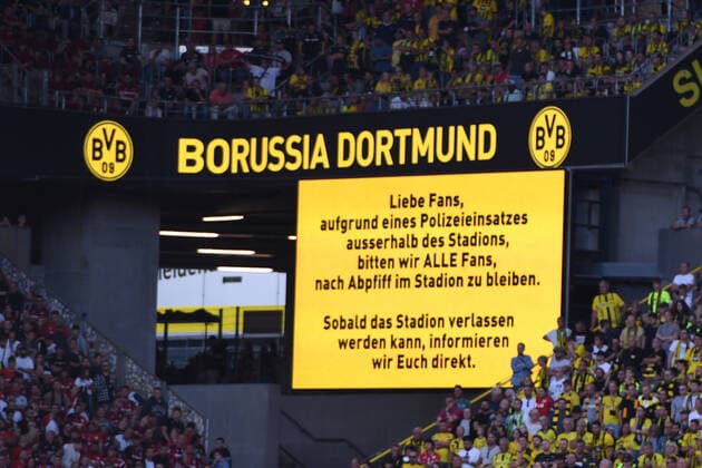 Sport Themen der Woche KW31 Fußball 1. Bundesliga 1. Spieltag Borussia Dortmund - Bayer 04 Leverkusen am 06.08.2022 im Signal Iduna Park in Dortmund Die Fans werden aufgefordert, nach dem Spielende das Stadion nicht zu verlassen! DFL regulations prohibit any use of photographs as image sequences and or quasi-video. *** Soccer 1 Bundesliga 1 Matchday Borussia Dortmund Bayer 04 Leverkusen on 06 08 2022 at Signal Iduna Park in Dortmund Fans are requested not to leave the stadium after the end of the match DFL regulations prohibit any use of photographs as image sequences and or quasi video xRx