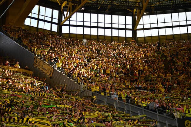 06 08 2022, xbrx, football 1 Bundesliga, Borussia Dortmund Bayer 04 Leverkusen emspor, v l fans, spectators DFL DFB REGULATES PROHIBIT ANY USE OF PHOTOGRAPHS as IMAGE SEQUENCES and or QUASI VIDEO Dortmund