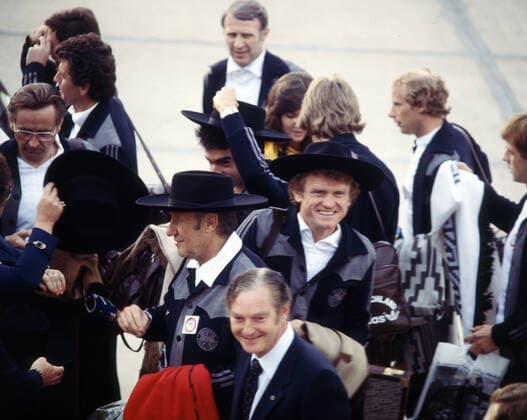 05.06.78 WM 1978 Ankunft DFB Flughafen Cordoba Argentinien, Cordoba, 05.06.1978, Fussball, FIFA WM 1978 in Argentinien, Ankunft Deutsche Fussball Nationalmannschaft DFB am Flughafen Cordoba: v.l. Helmut Schön (Trainer), Sepp Maier. *** 05 06 78 World Cup 1978 Arrival DFB Airport Cordoba Argentina, Cordoba, 05 06 1978, Football, FIFA World Cup 1978 in Argentina, Arrival German Football Team DFB at Cordoba Airport v l Helmut Schön Coach , Sepp Maier