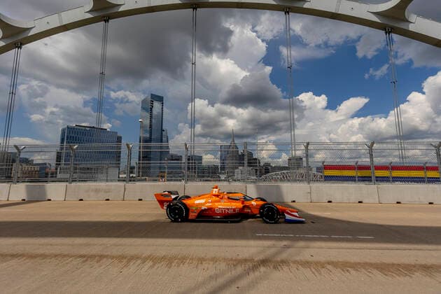 August 6, 2022, Nashville, TN, United States of America: RINUS VEEKAY (21) of Hoofddorp, Netherlands travels through the turns during a practice for the Big Machine Music City Grand Prix on the Streets Of Nashville in Nashville TN. Nashville United States of America - ZUMAa161 20220806_zaa_a161_050 Copyright: xWalterxG.xArcexSr.x